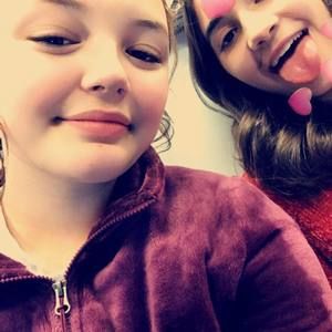 Meet your Posher, Apryl